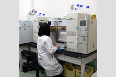 高速液体クロマトグラフ（HPLC）